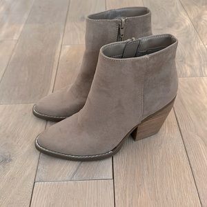 Like New Madden Girl Taupe Microsuede Heel Ankle Boots Western Size 7